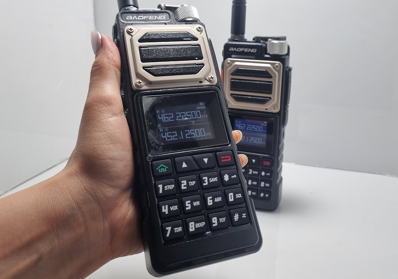 بیسیم باوفنگ UV 25